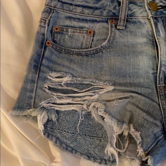 American Eagle shorts size 2 - Picture 2 of 4